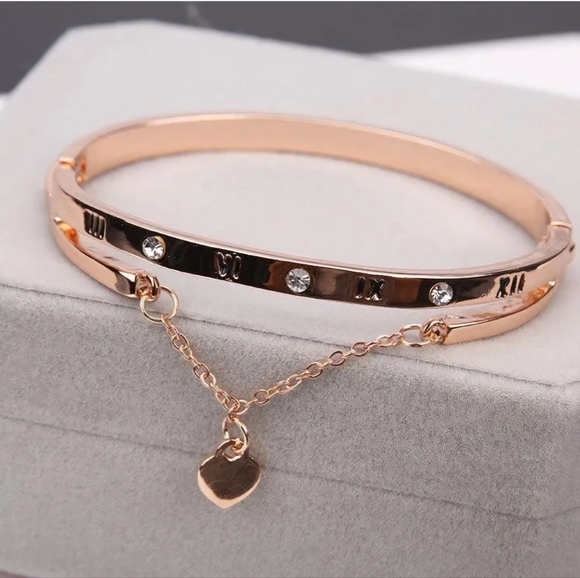 Roman Numeral Heart Chain Bracelet  - Rose Gold - Picture 1 of 3